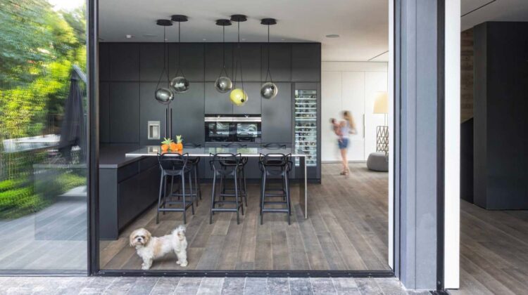 Layers, Private House