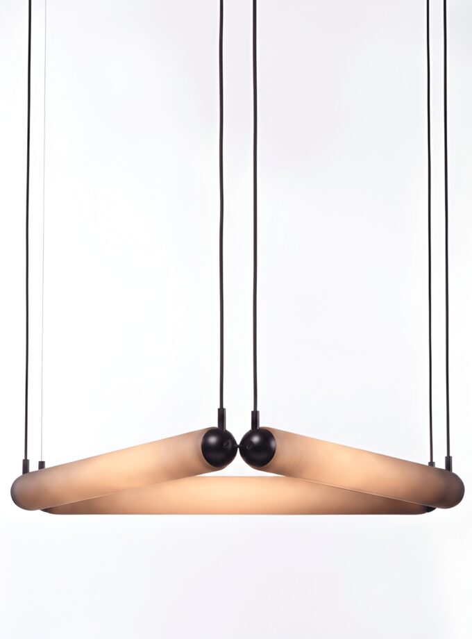 Puro Contour Triangle 800 Chandelier