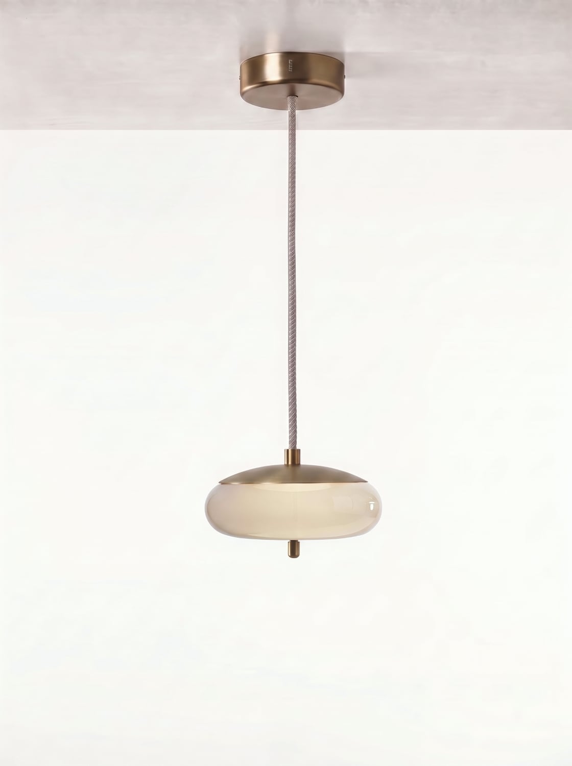 collections_pendant_knot-small-disco_opaline-glass-with-inner-matte-surface-and-champagne-finish