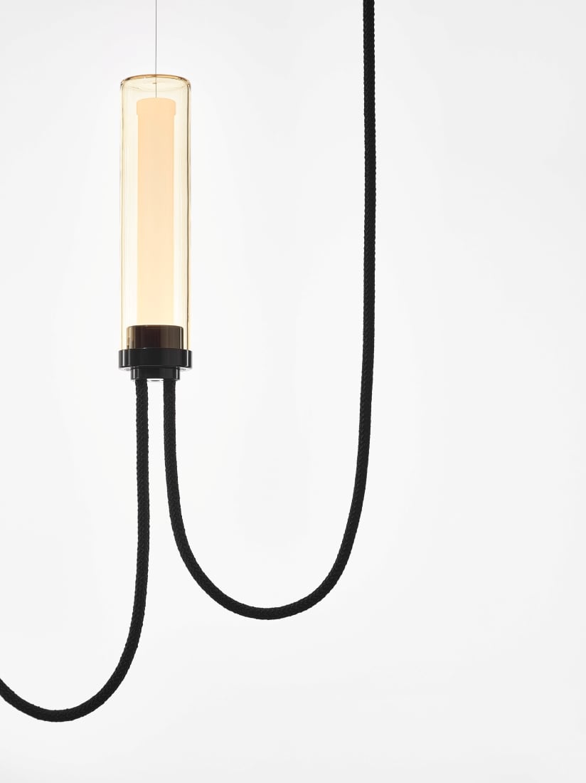 brokis-collections_arcade_iii-in-amber-glass-and-glossy-black-finish-detail