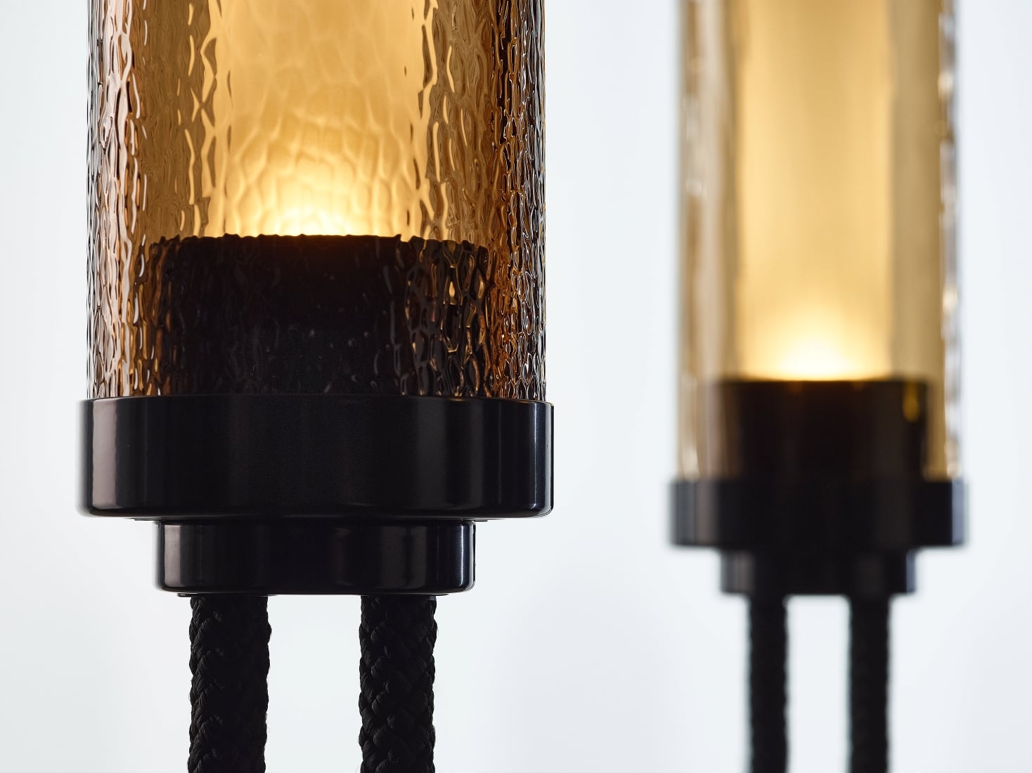 brokis-collections_arcade_smoke-brown-glass-with-ripplex-texture-detail