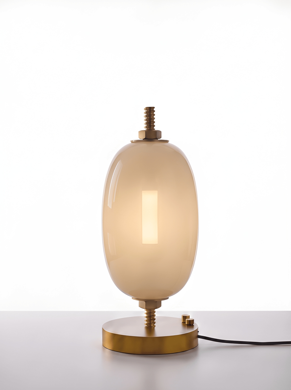 collections_table_under-pressure-little_opaline-glass-and-champagne-finish
