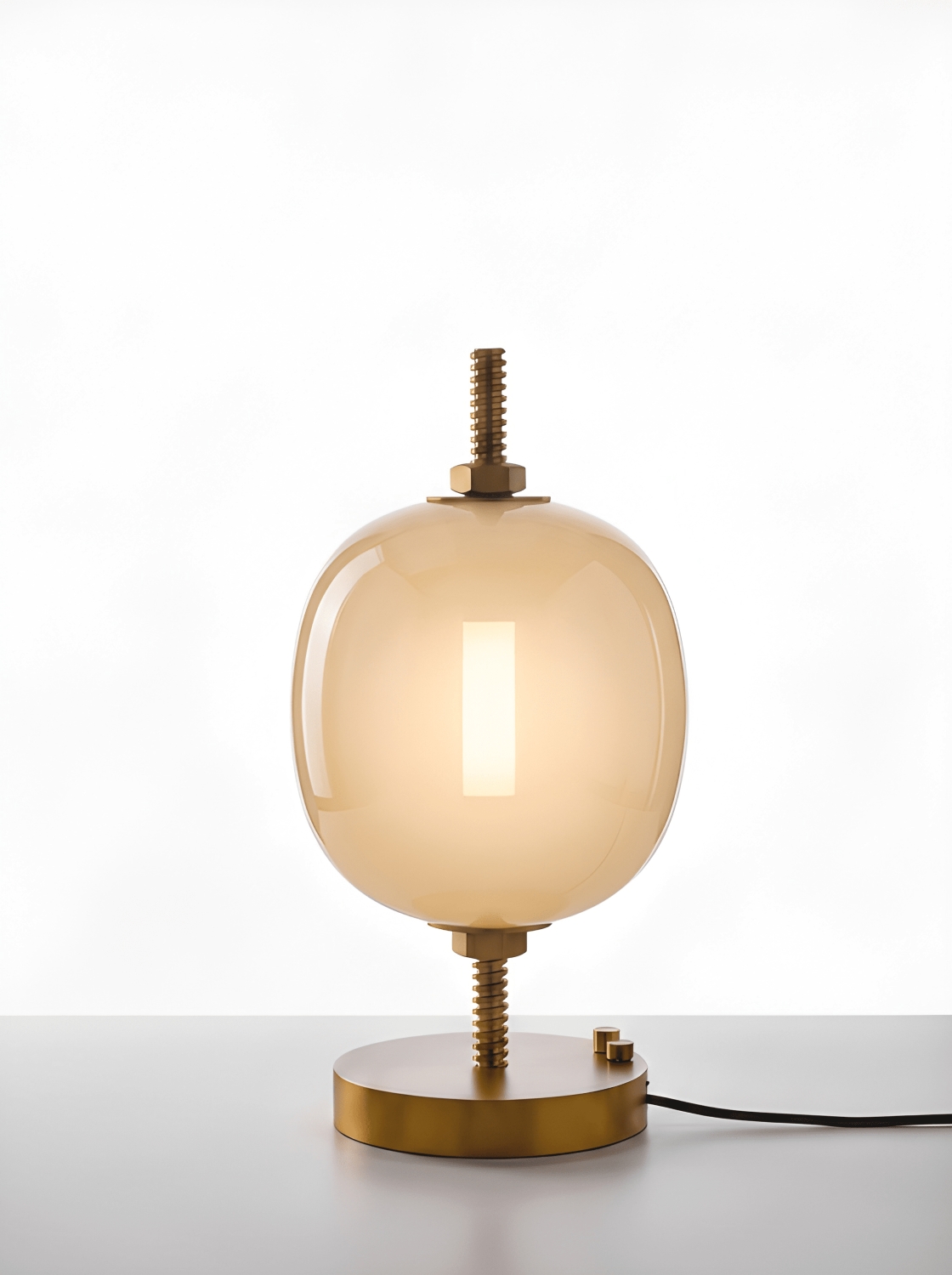 collections_table_under-pressure-more_opaline-glass-and-champagne-finish