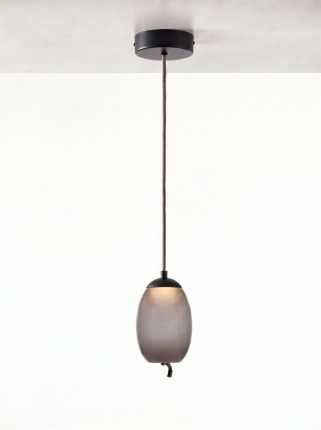 collections_pendant_knot-small-uovo_smoke-grey-glass-with-inner-matte-surface-and-black-finish