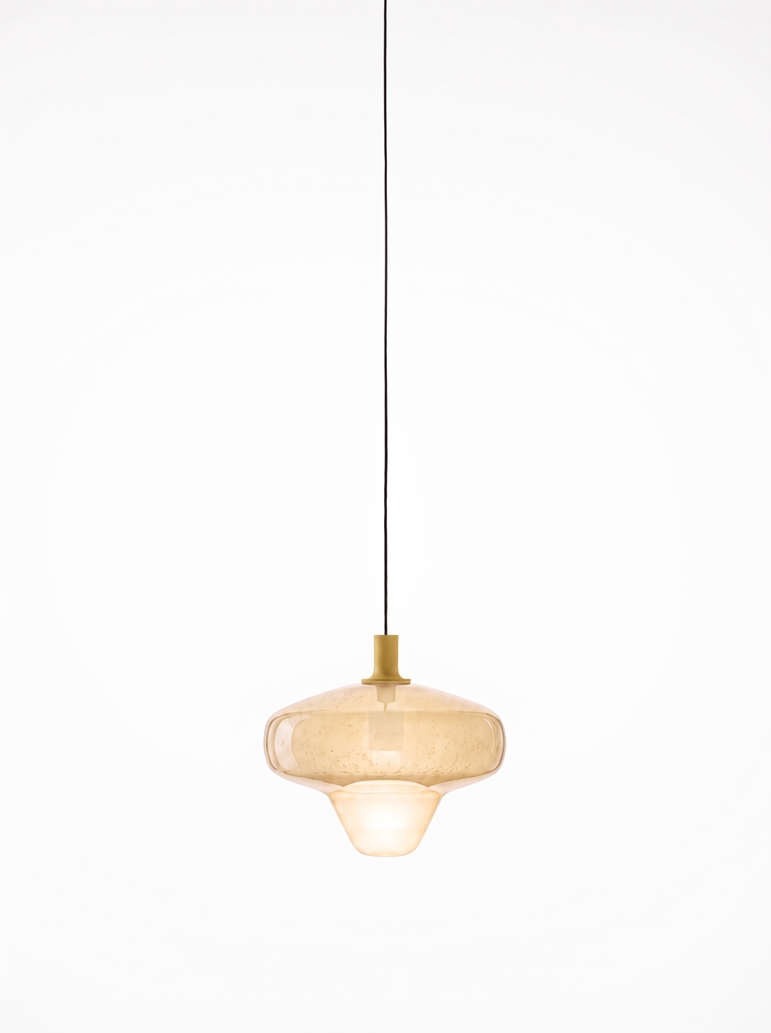 collections_pendant_starcloud-vega_pearl-amber-opaline-glass-with-bubbles-and-brass-gold-finish